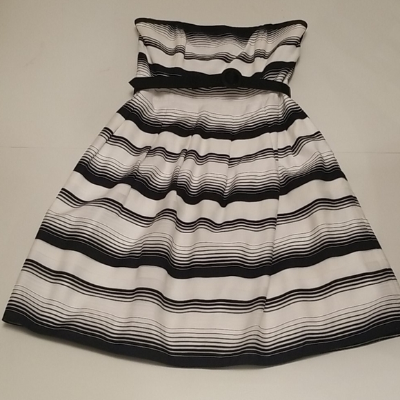 White House Black Market strapless striped dress - Picture 4 of 5